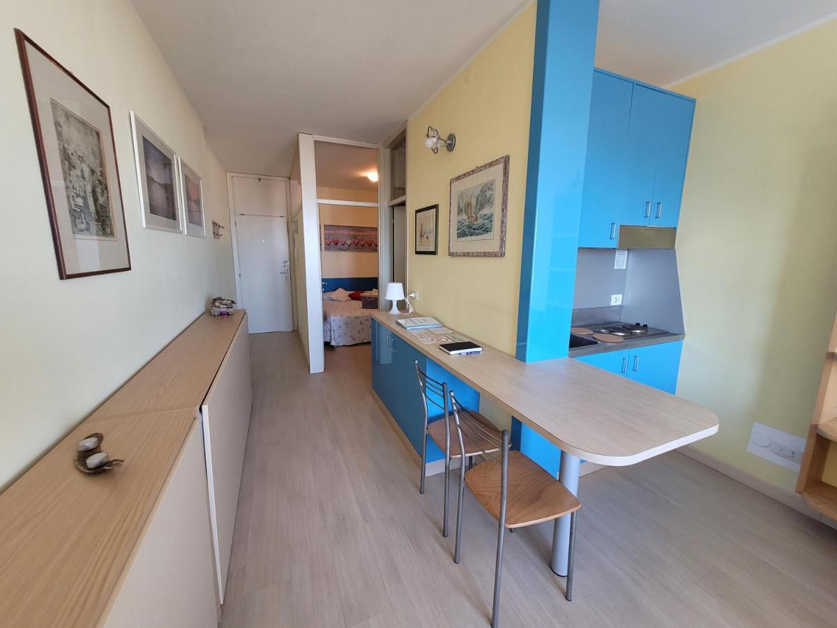 Cam 2 Sea View Apartment Lignano Sabbiadoro Dış mekan fotoğraf