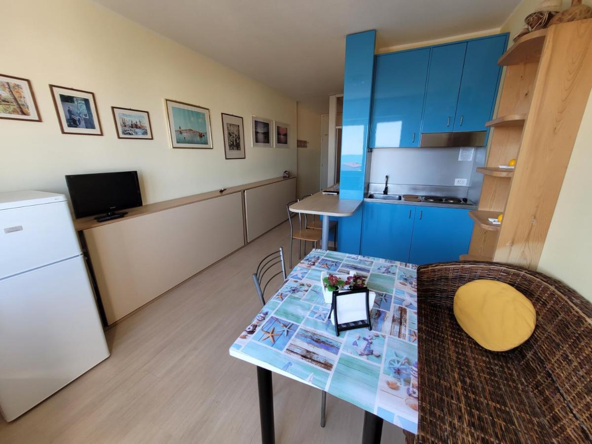 Cam 2 Sea View Apartment Lignano Sabbiadoro Dış mekan fotoğraf